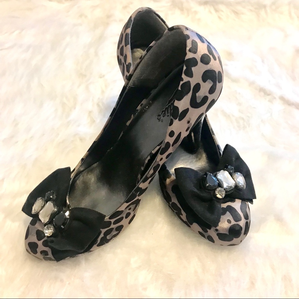 Candies Size 10 Leopard Print Stiletto